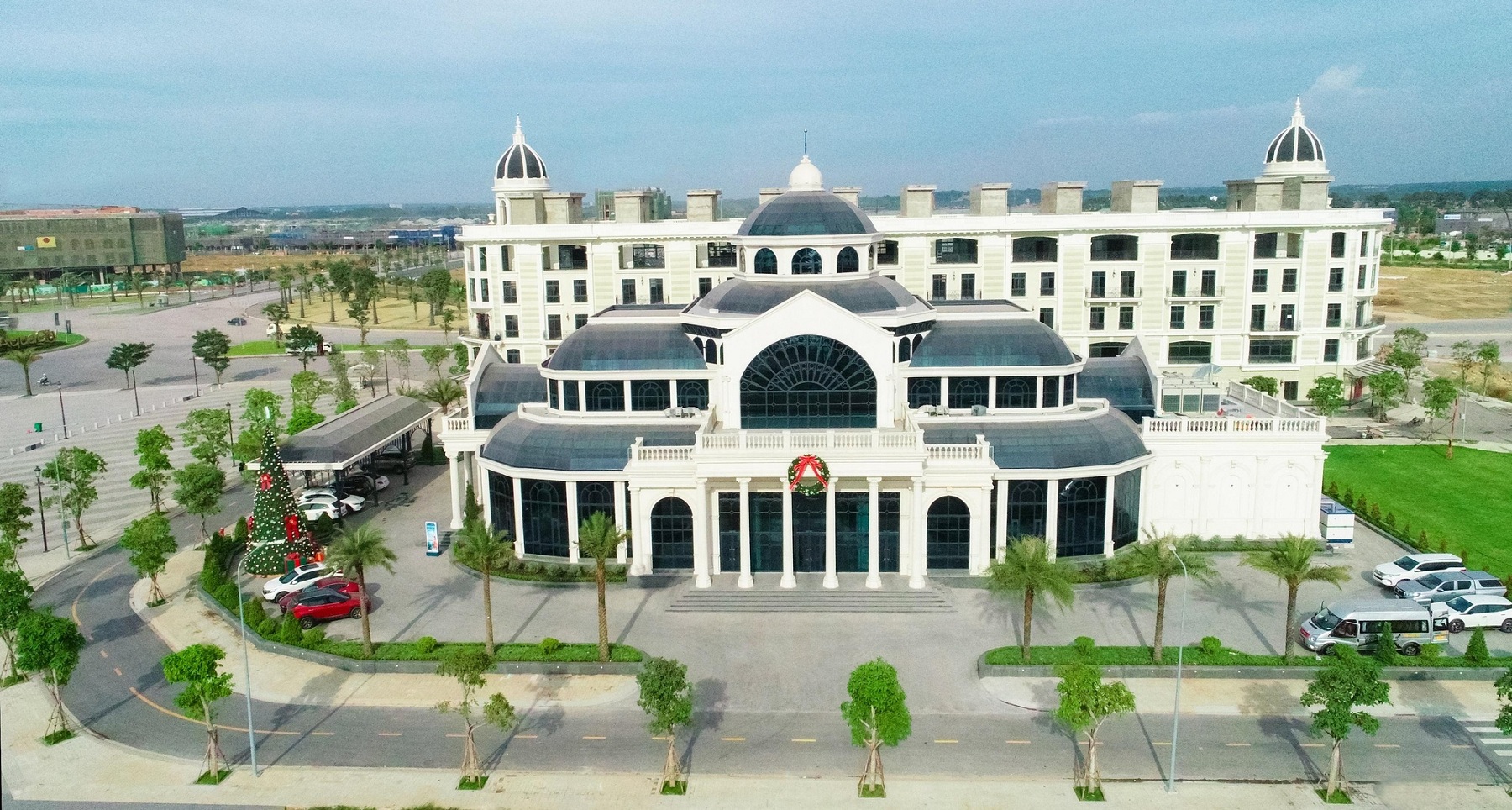 Trải nghiệm vương giả với vườn địa đàng Garden Palace Aqua City