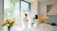 Vợ chồng Hồ Hoài Anh thích thú trải nghiệm không gian xanh tại Aqua City