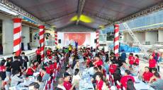 Khách hàng thích thú với tham quan 