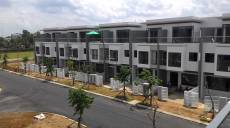 Nhà phố, biệt thự xây sẵn cách trung tâm Sài Gòn 10 - 15km vẫn tiêu thụ mạnh