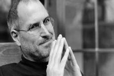 Steve Jobs đã điều khiển mọi người như thế nào?